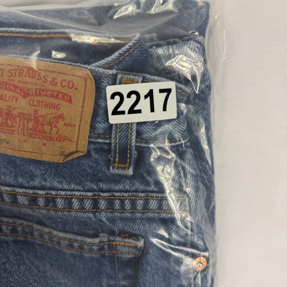Levi's 550 Women's Classic Relaxed Tapered Jeans Medium Wash Cotton Size 12 - Picture 10 of 10